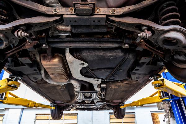Ford undercarriage inspection steps