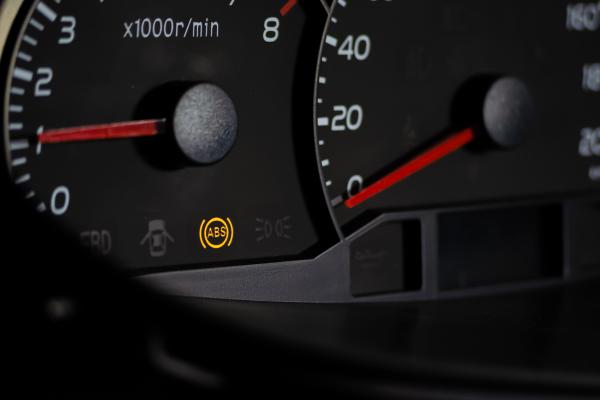 ABS warning light diagnosis