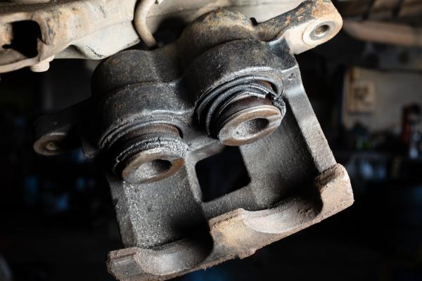 Caliper piston troubleshooting tips